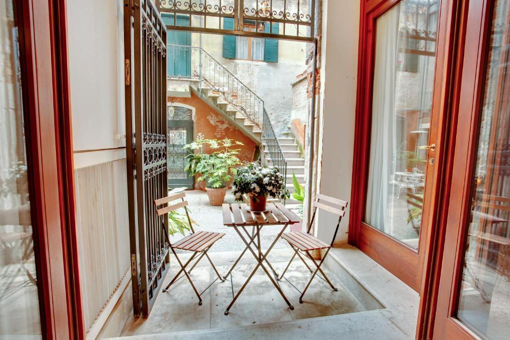 Ca' Cortigiane Suite Venedig Rum bild